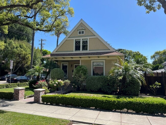 Building Photo - Stunning Historical Home in Old Towne Orange Near Chapman University