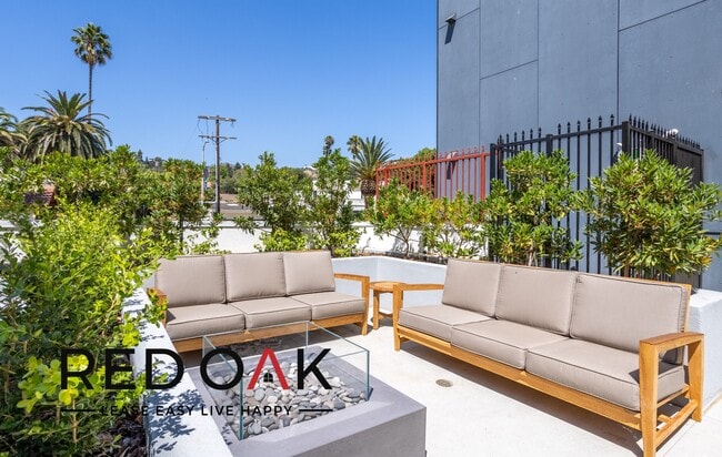 Photo - 1860 N Western Ave Condo Unit 417