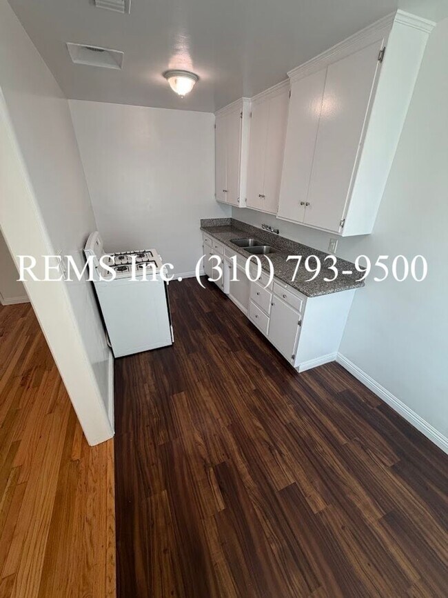 Photo - 938 S Oak St Unit 938-2