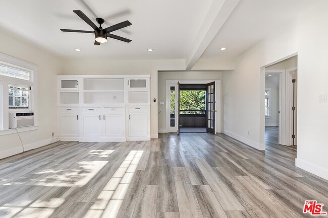 Photo - 1054 Maine Ave