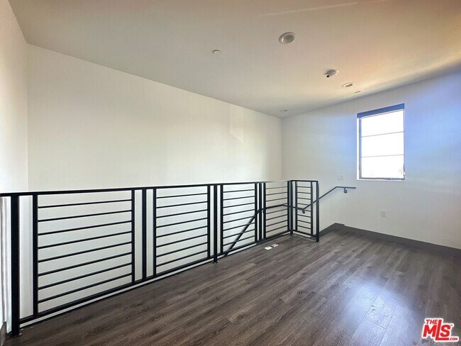 Photo - 552 N Hobart Blvd Unit 316