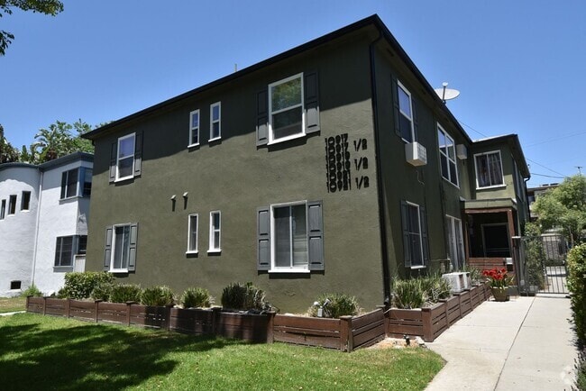Building Photo - 10919 Camarillo St Unit 10917 Rental