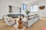 Photo - 611 Broadway St