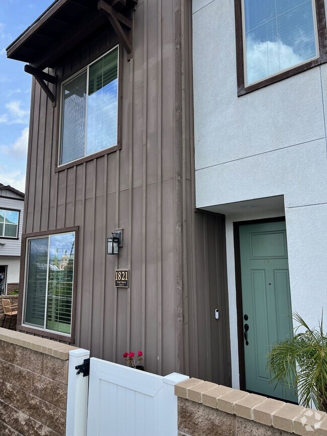 Building Photo - Charming 4-Bedroom Home in Simi Valley