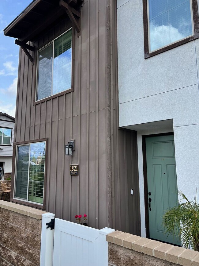 Charming 4-Bedroom Home in Simi Valley - Charming 4-Bedroom Home in Simi Valley