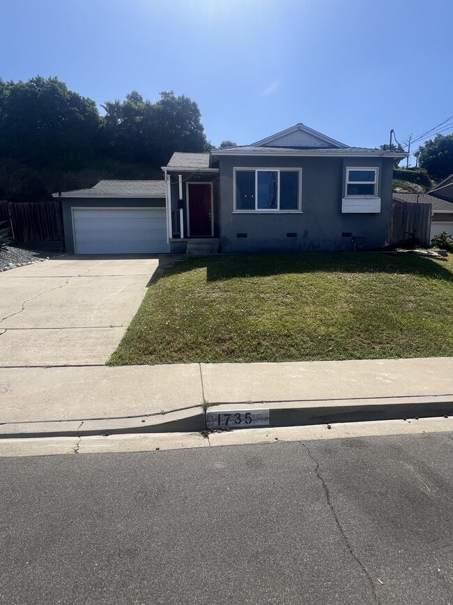 Building Photo - 1735 Parrot St