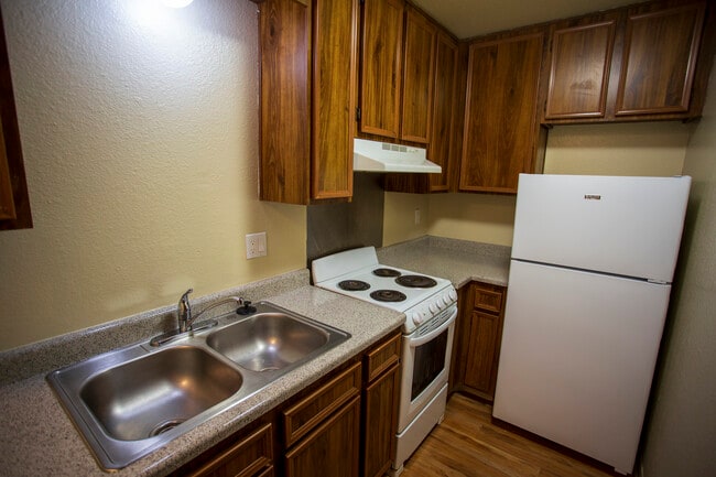 Photo - Meade Avenue Apartments