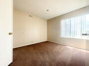 Photo - 1008 Bridle Path Way