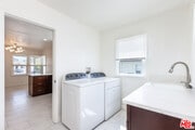 Photo - 1561 Hazelwood Ave