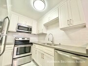 Photo - 2106 S Bentley Ave Apartment Unit 2