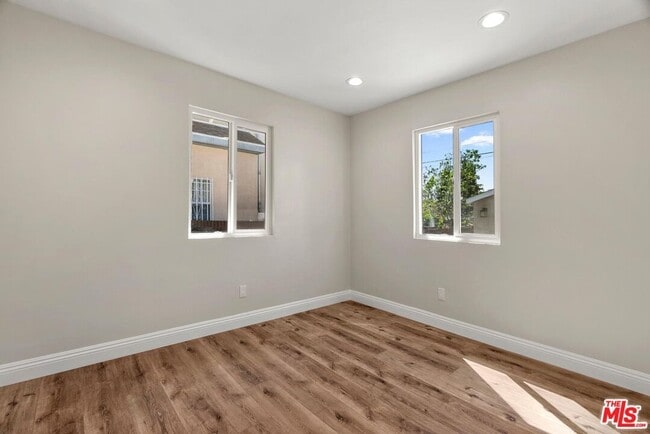 Photo - 747 N Wilton Pl Unit 747