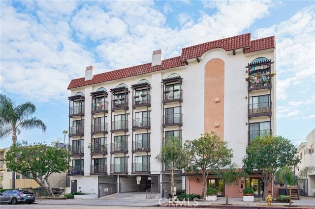 Building Photo - 11162 Camarillo St Unit 206