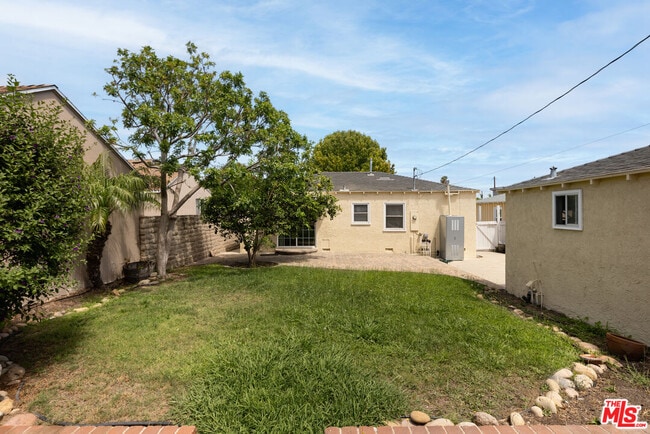Photo - 8333 Airlane Ave