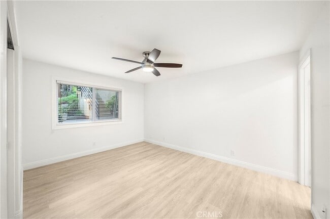 Photo - 352 Y Pl Unit B