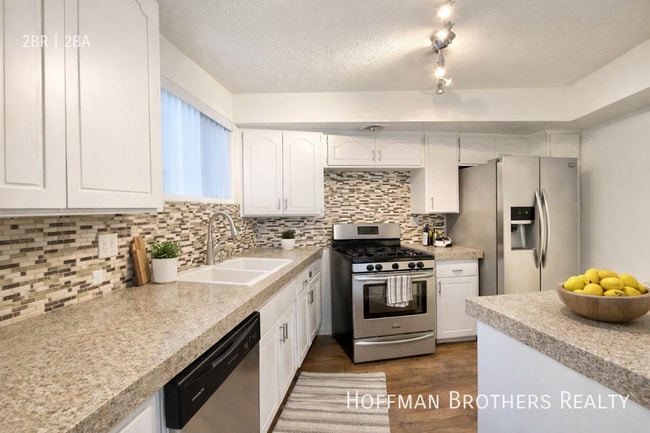 Photo - 1830 N La Brea Ave Unit 7