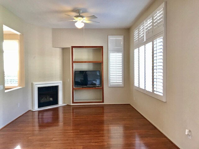 Photo - Newbury Park 4+3 on cul-de-sac w/lots of c...