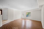 Photo - 345 W Loraine St