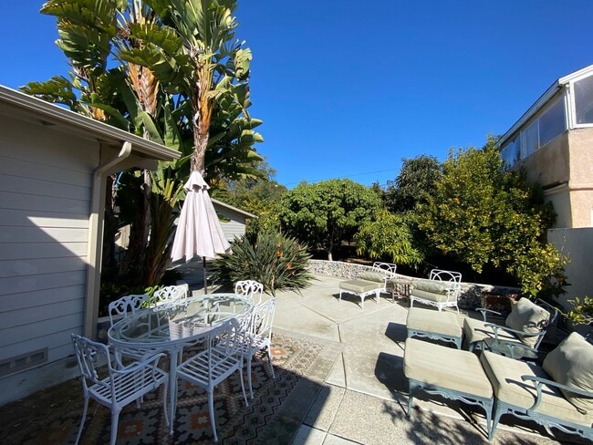 Photo - FLEXIBLE FULLY FURNISHED Point Loma Home! AC! All Utilities Included!