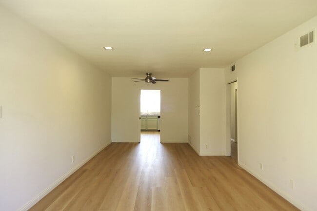 Photo - 1323 Ridgeley Dr