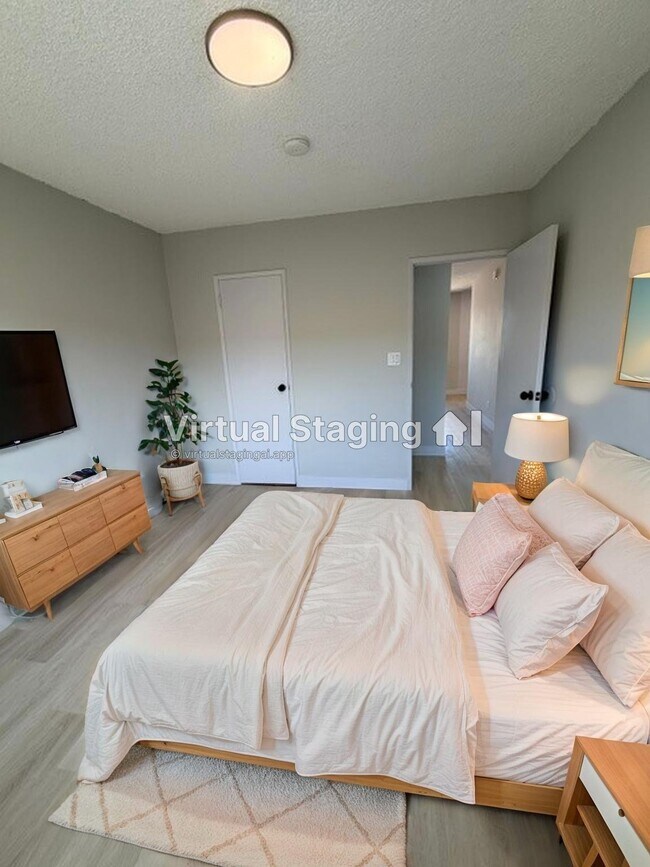 Photo - 600 W 93rd St Unit 9