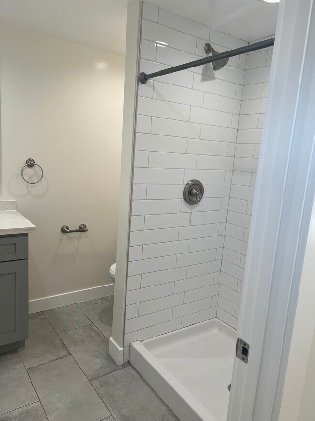 Bathroom - 17527 Tribune St