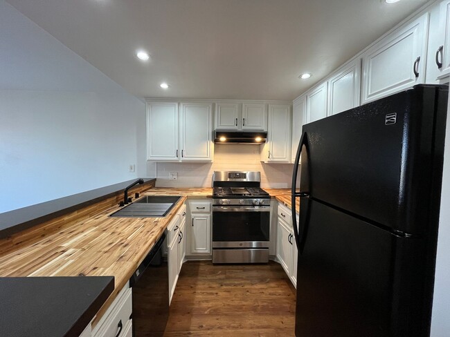 Photo - Canoga Park 2+1 w/pool + spa, gated entry + parking included!