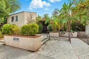 Photo - 18350 Hatteras St Unit 253