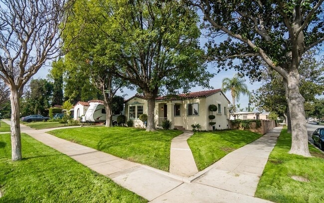 Photo - 329 E Adams Ave