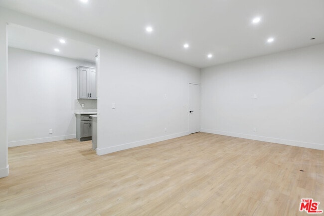 Photo - 7229 Willoughby Ave Unit 15