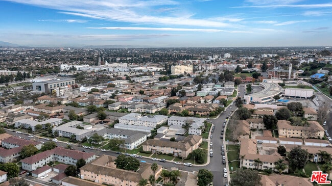 Photo - 4086 Abourne Rd Unit A