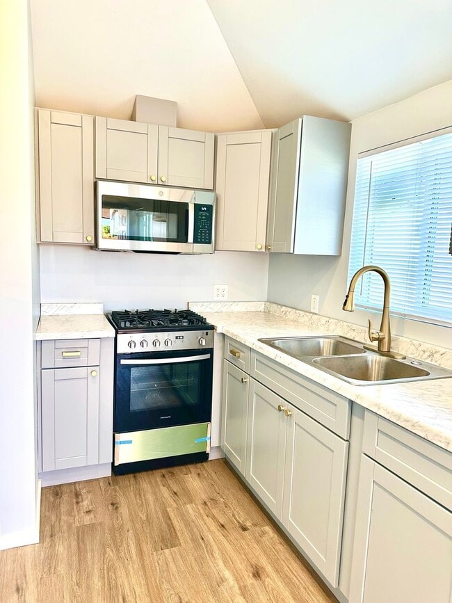 Photo - Terrace Ave Triplex- LT Unit 4614 Terrace (JADU)-LT