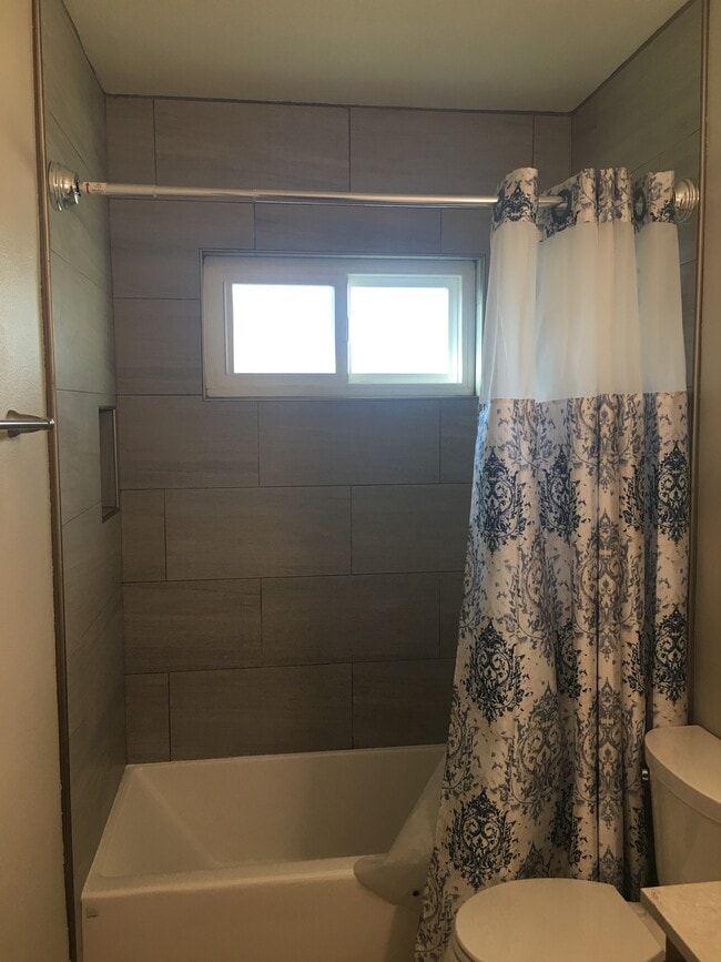 Building Photo - 126 N La Plaza Unit 126 N. La Plaza