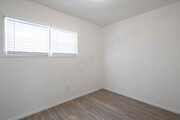 Photo - *OPEN HOUSE: 10/4 11:30AM-12:30PM* Cottage... Unit 1528 1/2