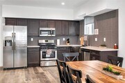 Photo - 1344 N Kenmore Ave Townhome