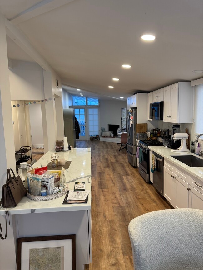 Photo - 511 Poinsettia Ave