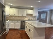 Photo - Act Fast - this Charming Pasadena Retreat ...