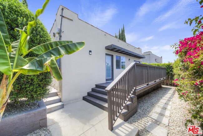 Building Photo - 1806 Ashmore Pl