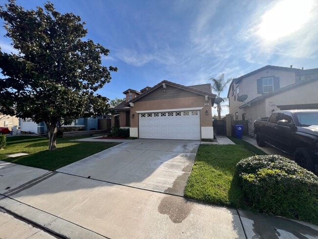Photo - Beautiful 4 Bedroom, 3 Baths Single Family Home In North Fontana for Lease