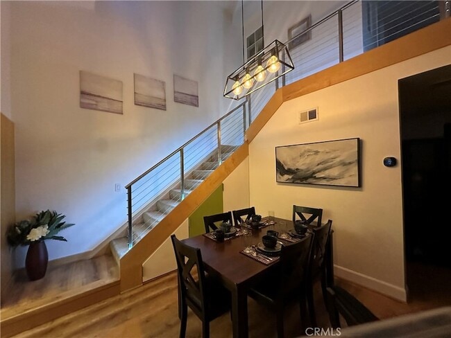 Building Photo - 2217 Vanderbilt Ln