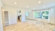 Photo - Light, Bright, and Recently Updated, Darli... House