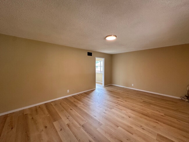 Photo - 414 N Alameda Ave