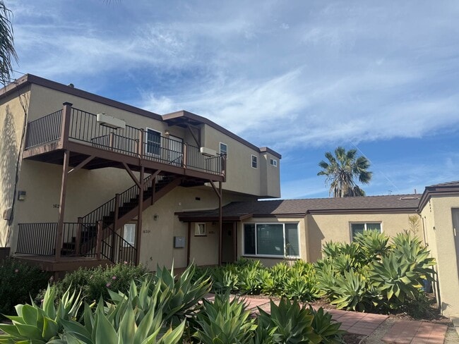 Building Photo - Spacious Studio aand 1-bedroom Apartments in Mission Hills – Prime Location! Unit 1626 B