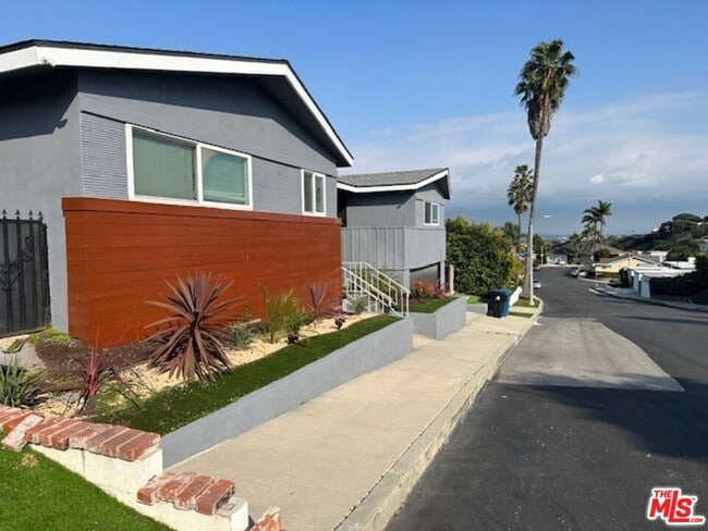 Photo - 4445 Don Zarembo Dr