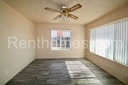 Photo - 10952 Parkdale Ave