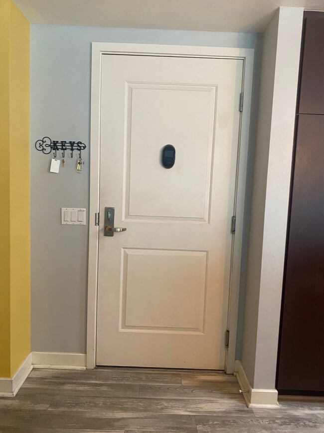 Photo - 1080 Park Blvd