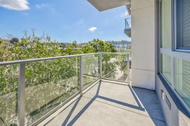 Photo - 4040 Twain Ave Unit SI ID1039863P