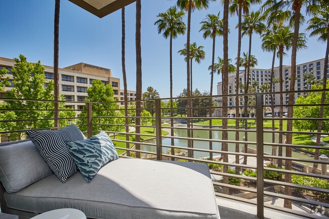 2BR, 2BA - 1223 SF - 580 Anton