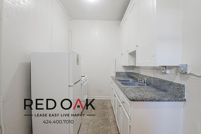 Photo - 425–427 S. Grand View St-7106 Unit 7106
