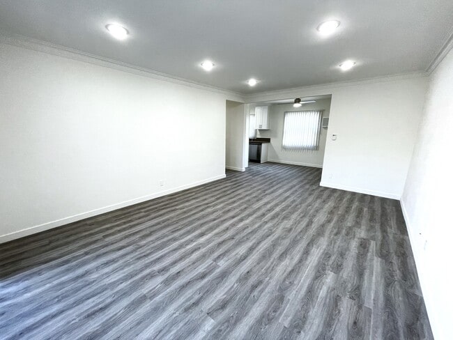 Photo - Palms Apartments