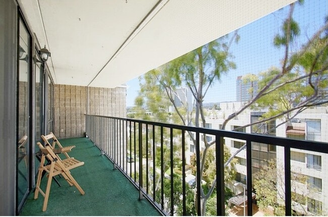 Photo - 10966 Rochester Ave Unit 6B